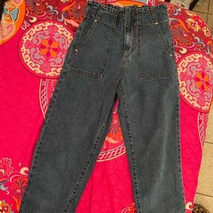 Super cute. High rise jeans.